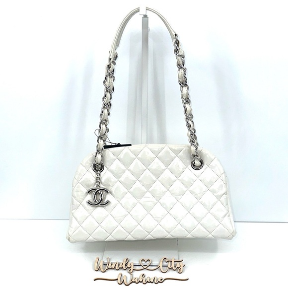 CHANEL Handbags - Authenticated CHANEL Mademoiselle Shoulder Chain Bag- White/Silver